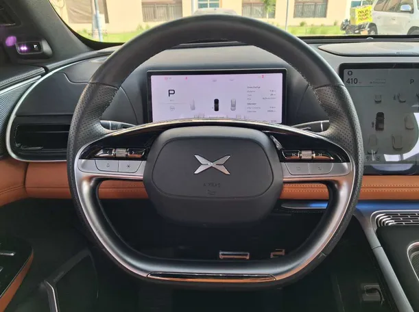 Car image 18