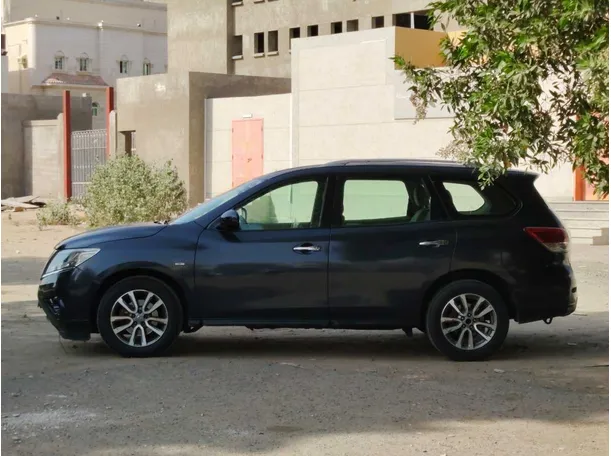 Car image 8