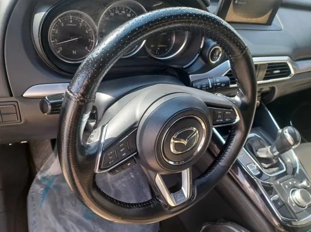 Car image 18