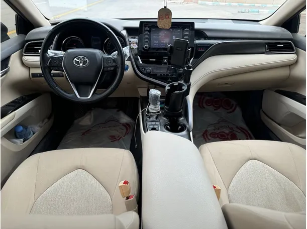 Car image 17