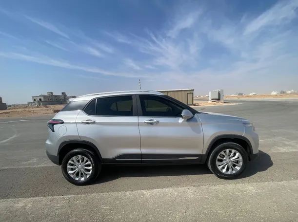Car image 4