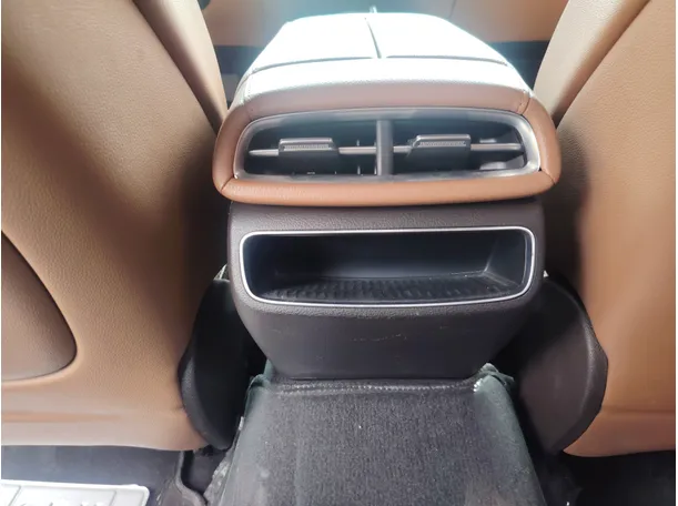 Car image 28