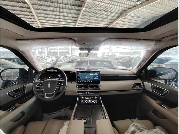 Car image 28