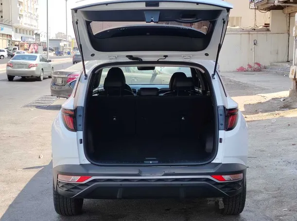 Car image 24
