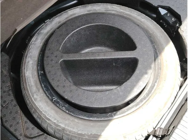 Car image 36