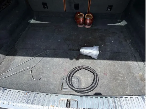 Car image 30
