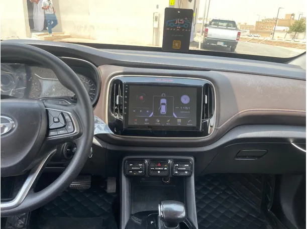 Car image 19