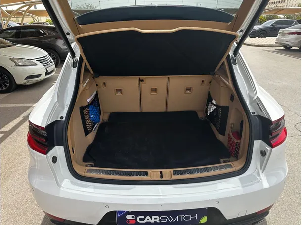 Car image 23