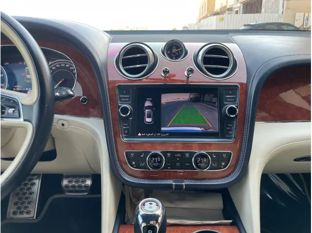 Car image 22