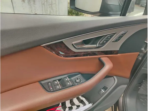 Car image 38
