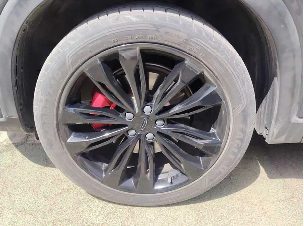 Car image 10