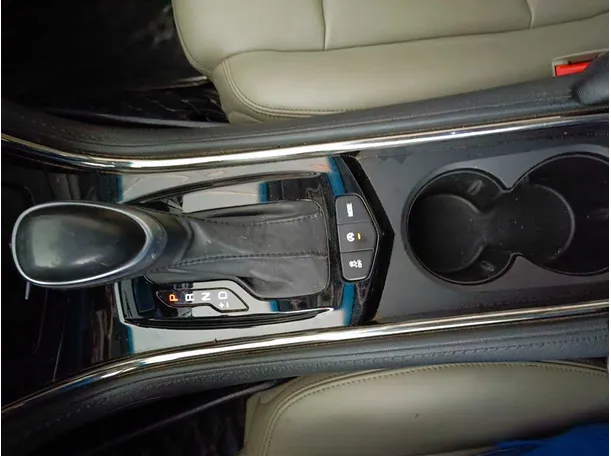Car image 23