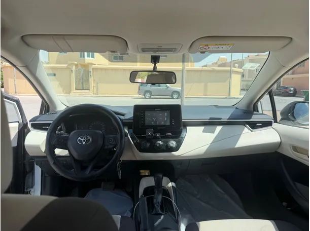 Car image 14