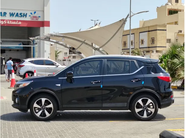 Car image 8