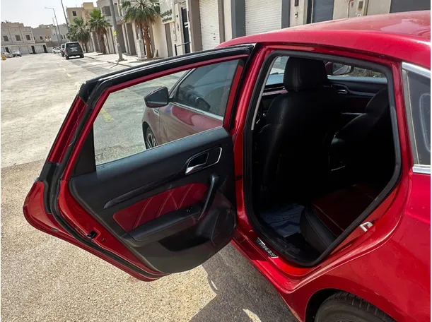 Car image 13