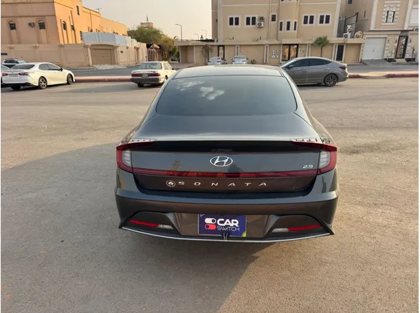 Car image 6