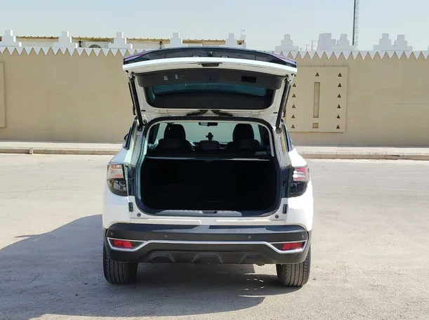 Car image 26