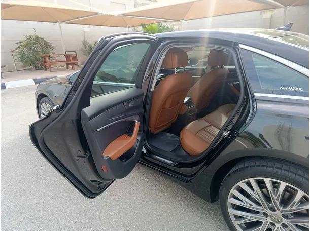 Car image 15