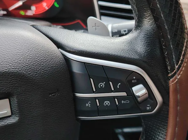 Car image 32