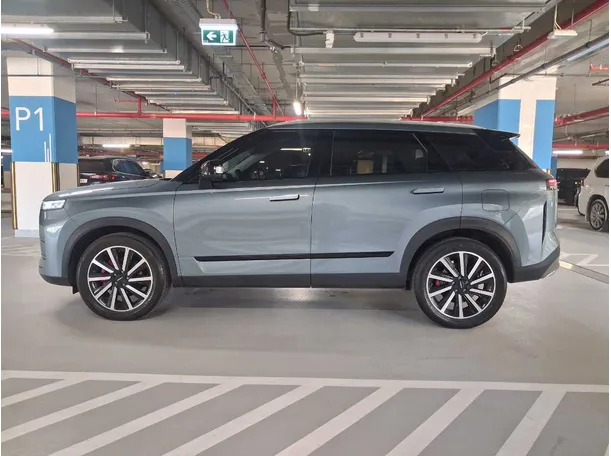 Car image 8