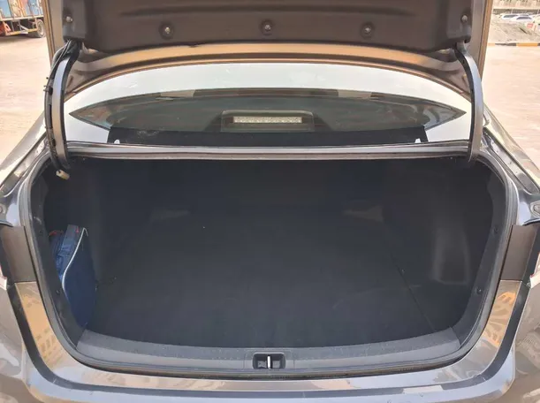 Car image 21