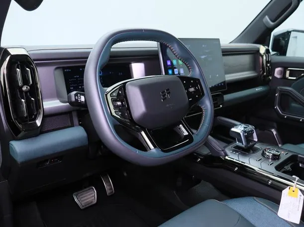 Car image 4
