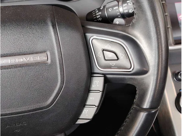 Car image 30