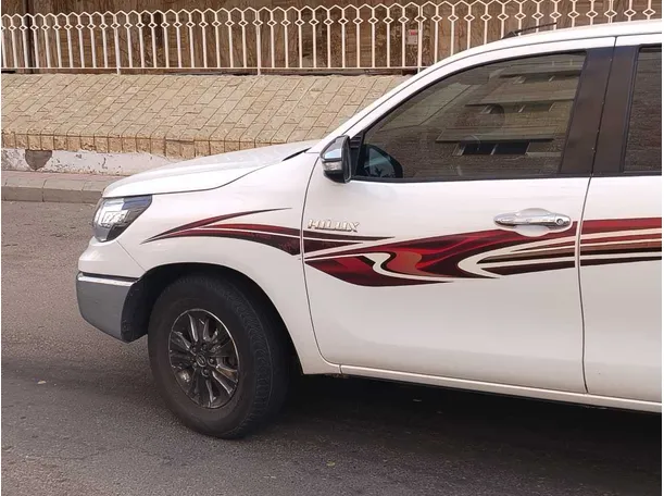 Car image 9