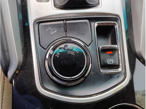 Car image 19