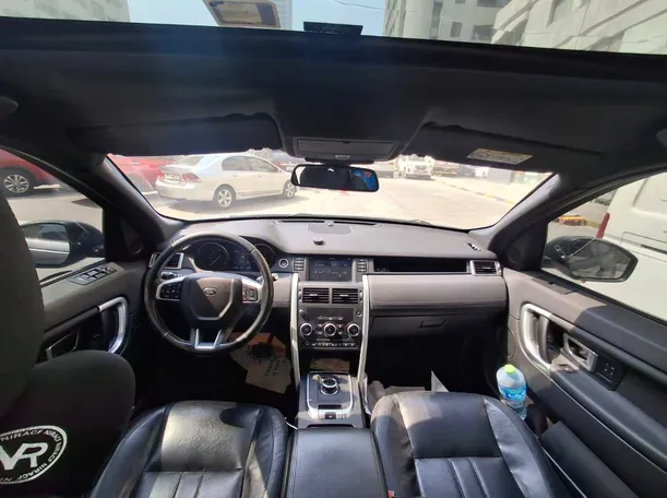 Car image 14