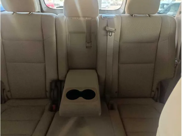 Car image 25