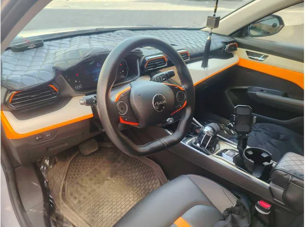 Car image 13