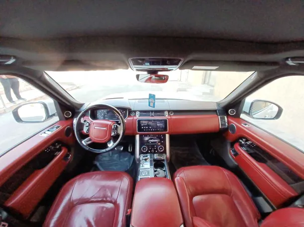 Car image 12