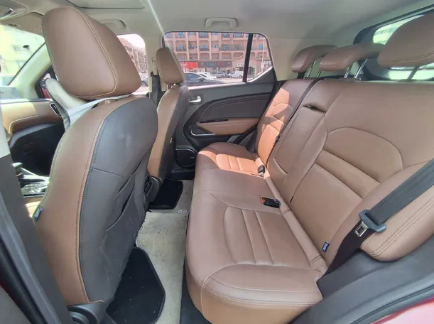 Car image 13