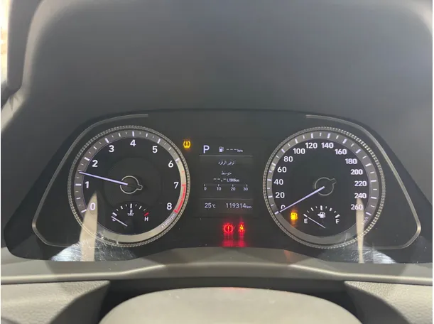 Car image 13