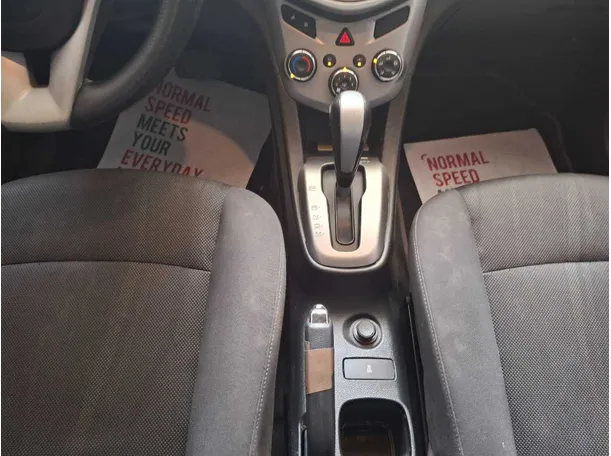 Car image 15