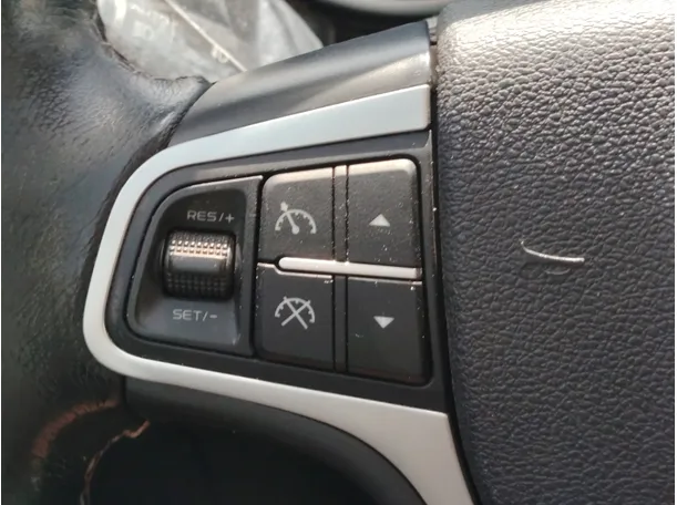 Car image 29