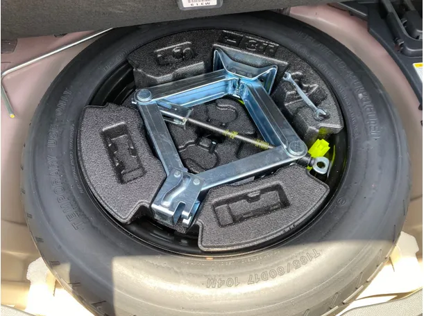 Car image 33
