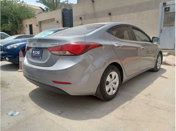 Car image 5