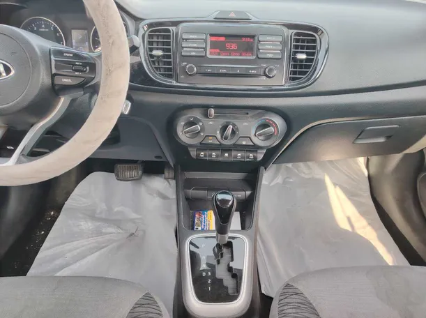 Car image 18