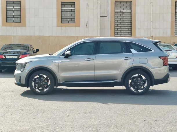 Car image 8