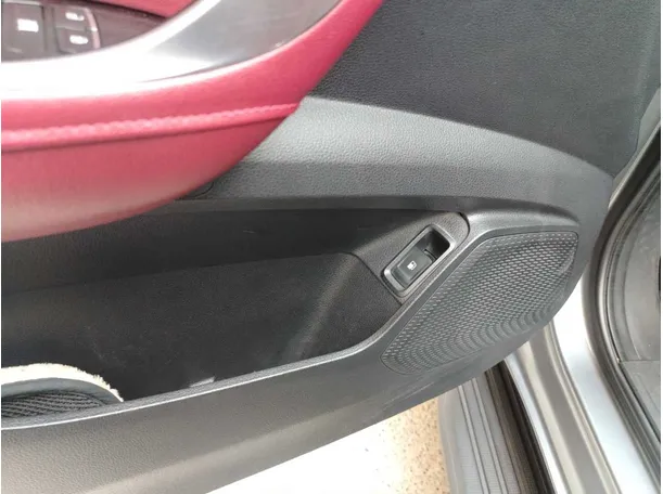 Car image 36