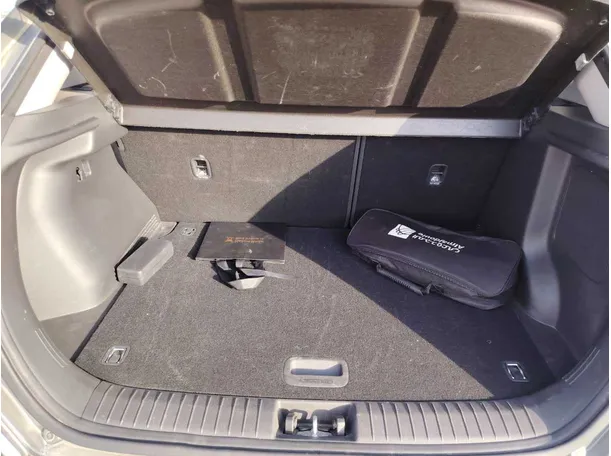 Car image 29