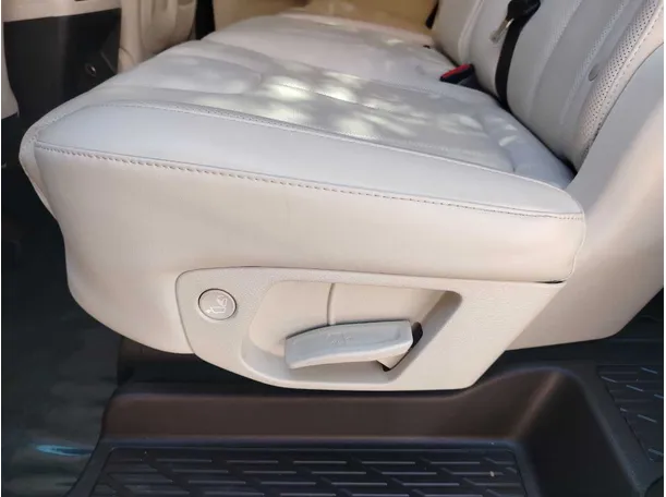 Car image 41
