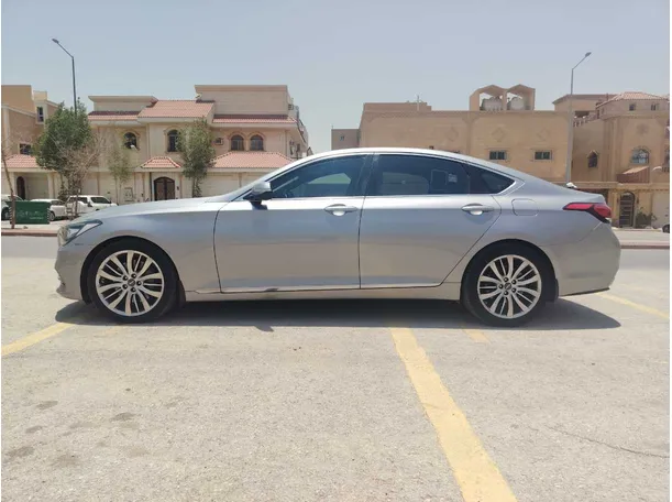 Car image 8