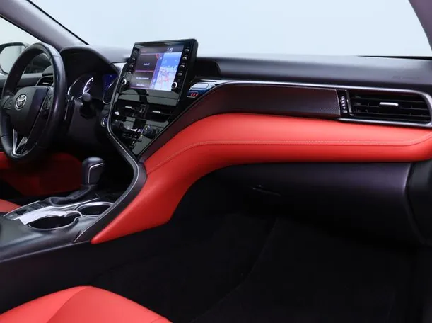 Car image 10