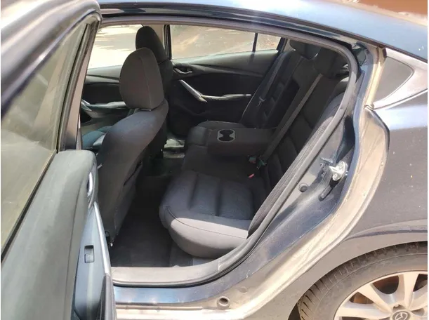 Car image 13