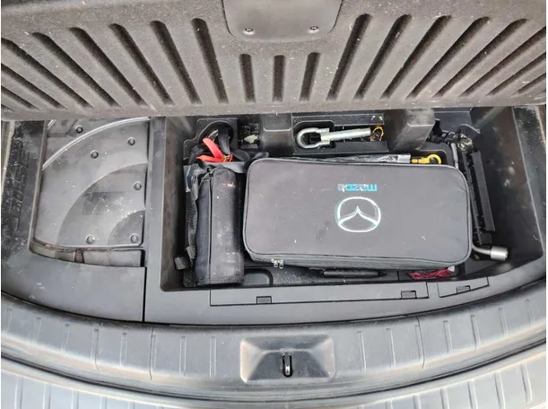 Car image 35
