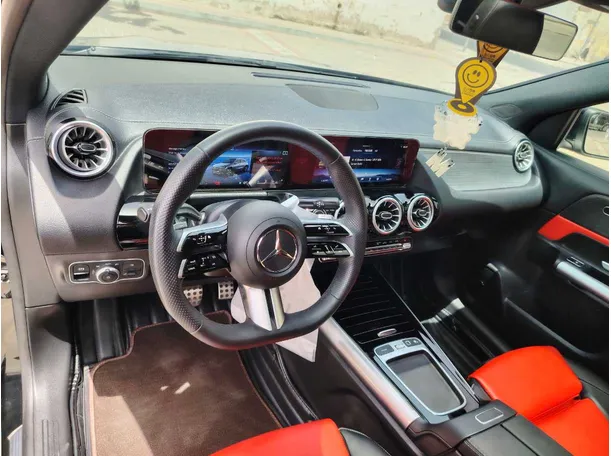 Car image 13