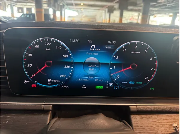 Car image 15